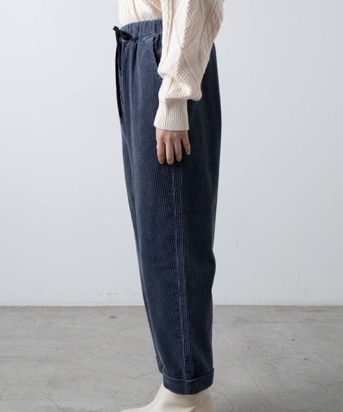 WEGO（ウィゴー）の「WEGO/コーデュロイロールアップイージーパンツ（スラックス・レディース・ブラック/アイボリー/ブルー・MEDIUM/SMALL）」の11枚目の写真