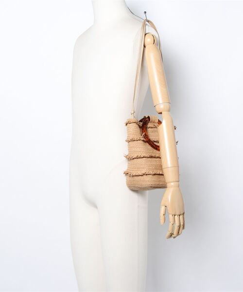 MONO　COMME CA（モノコムサ）の「べっ甲調ハンドル フリンジ かごバッグ（かごバッグ・レディース・ブラウン/ベージュ・FREE）」の17枚目の写真