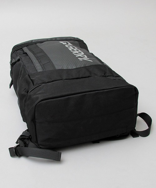 GERRY（ジェリー）の「レインカバー付き シューズ収納可 ビッグサイズ ボックス型 バックパック（バックパック/リュック・メンズ・ブラック/ブラック系その他・FREE）」の5枚目の写真