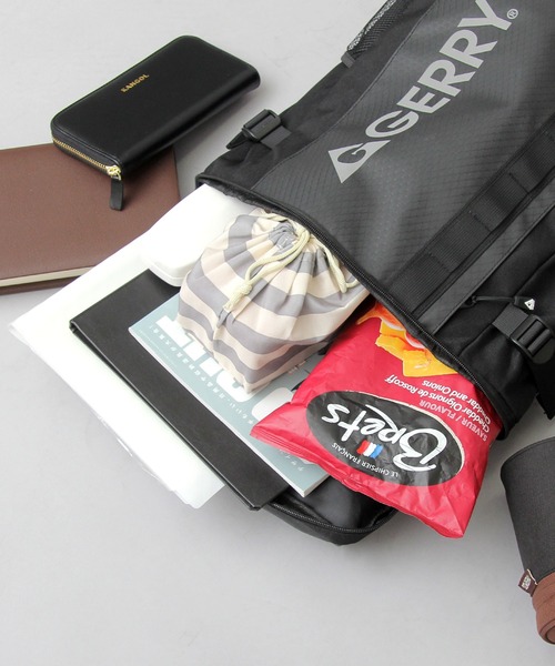 GERRY（ジェリー）の「レインカバー付き シューズ収納可 ビッグサイズ ボックス型 バックパック（バックパック/リュック・メンズ・ブラック/ブラック系その他・FREE）」の19枚目の写真