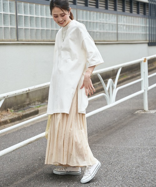 CIAOPANIC TYPY（チャオパニックティピー）の「【USAコットン】スリットチュニックTee（Tシャツ/カットソー・レディース・キャメル/ブルー/オフホワイト/ブラック・ONE SIZE）」の17枚目の写真