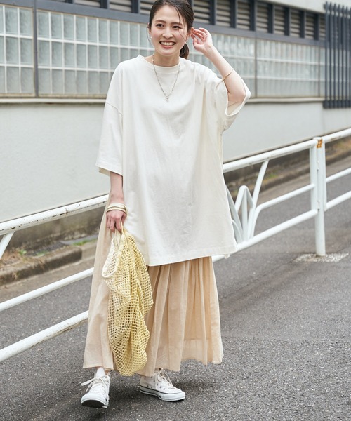 CIAOPANIC TYPY（チャオパニックティピー）の「【USAコットン】スリットチュニックTee（Tシャツ/カットソー・レディース・キャメル/ブルー/オフホワイト/ブラック・ONE SIZE）」の5枚目の写真