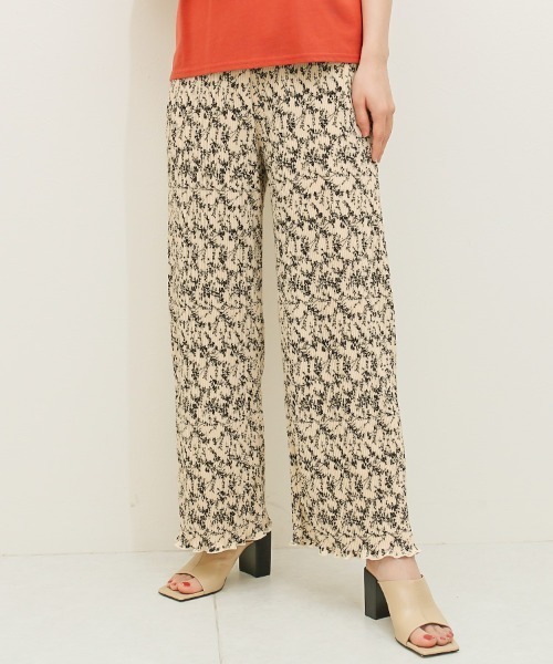 Social GIRL（ソーシャルガール）の「プリーツプリントパンツ　ダルメシアン柄（その他パンツ・レディース・ブラック/ベージュ/オフホワイト・M）」の3枚目の写真