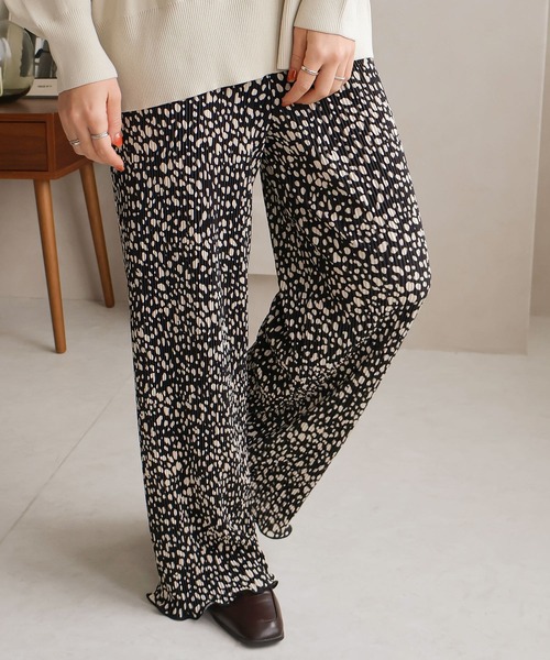 Social GIRL（ソーシャルガール）の「プリーツプリントパンツ　ダルメシアン柄（その他パンツ・レディース・ブラック/ベージュ/オフホワイト・M）」の20枚目の写真