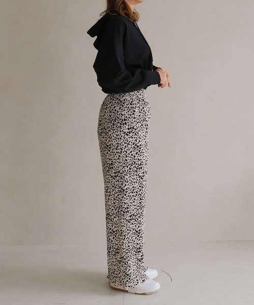 Social GIRL（ソーシャルガール）の「プリーツプリントパンツ　ダルメシアン柄（その他パンツ・レディース・ブラック/ベージュ/オフホワイト・M）」の11枚目の写真