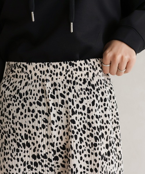 Social GIRL（ソーシャルガール）の「プリーツプリントパンツ　ダルメシアン柄（その他パンツ・レディース・ブラック/ベージュ/オフホワイト・M）」の8枚目の写真