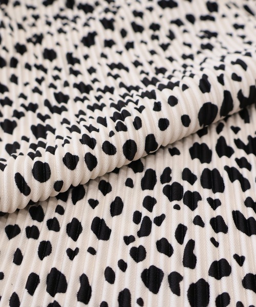 Social GIRL（ソーシャルガール）の「プリーツプリントパンツ　ダルメシアン柄（その他パンツ・レディース・ブラック/ベージュ/オフホワイト・M）」の5枚目の写真