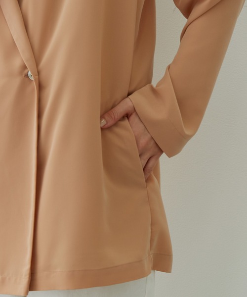 SALON adam et rope'（サロン アダム エ ロペ）の「サテンライクリラックスジャケット（テーラードジャケット・レディース・ベージュ/ブラック・FREE）」の11枚目の写真