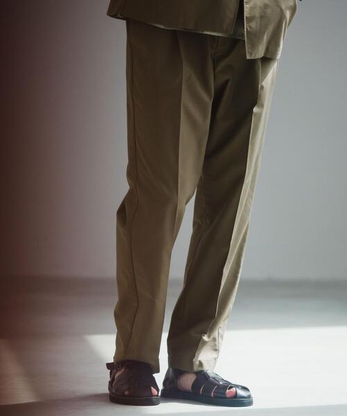 green label relaxing（グリーンレーベルリラクシング）の「CM ドライ TC 1プリーツ イージーパンツ 9分丈（その他パンツ・メンズ・ブラック/コバルトブルー/モカ・X-LARGE/MEDIUM/LARGE/SMALL）」の2枚目の写真