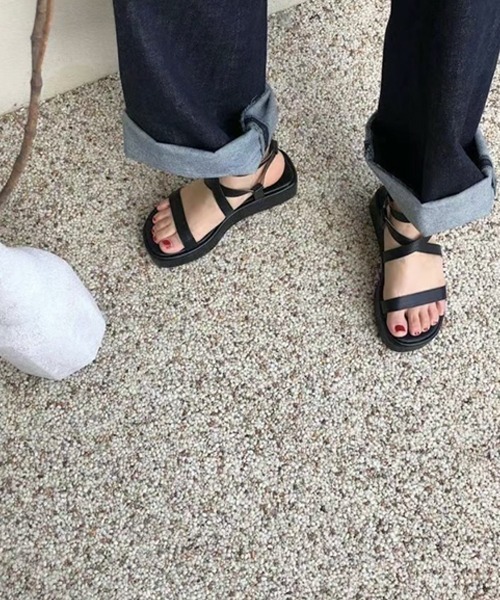 chuclla（チュクラ）の「Strap volume sandal chs150（サンダル・レディース・ブラック/ブラウン/オフホワイト・40/36/37/38/39）」の12枚目の写真