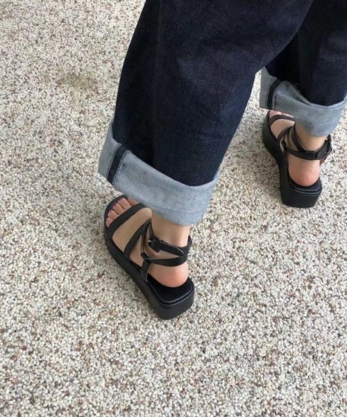 chuclla（チュクラ）の「Strap volume sandal chs150（サンダル・レディース・ブラック/ブラウン/オフホワイト・40/36/37/38/39）」の13枚目の写真