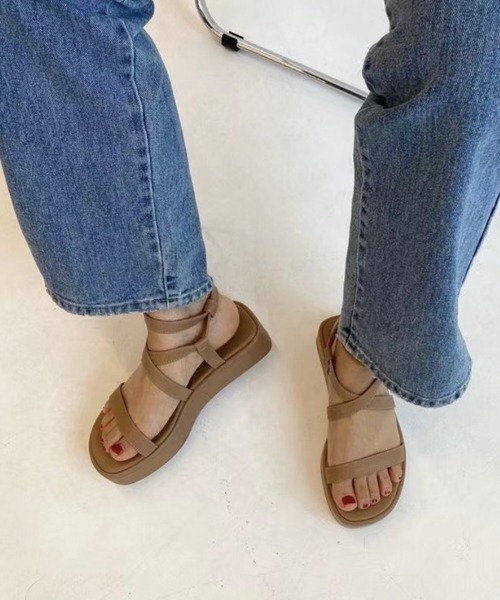 chuclla（チュクラ）の「Strap volume sandal chs150（サンダル・レディース・ブラック/ブラウン/オフホワイト・40/36/37/38/39）」の5枚目の写真