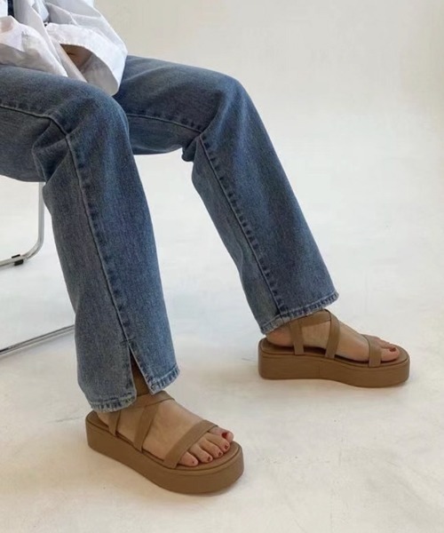 chuclla（チュクラ）の「Strap volume sandal chs150（サンダル・レディース・ブラック/ブラウン/オフホワイト・40/36/37/38/39）」の6枚目の写真