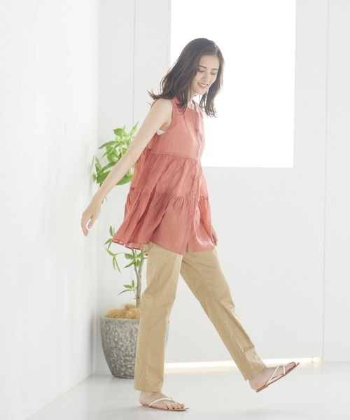 LIPSTAR（リップスター）の「【WEB別注カラーあり】シアーティアードノースリーブブラウス（シャツ/ブラウス・レディース・オレンジ/オフホワイト/ブラウン/グリーン・M）」の22枚目の写真