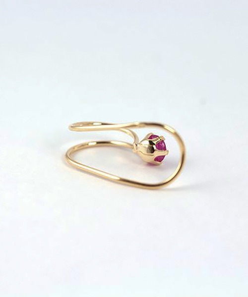 cui-cui(キュイキュイ)の「天然石イヤーカフ | K10YG(イヤーカフ・レディース・レッド/グリーン/ブルー・FREE)」の4枚目の写真