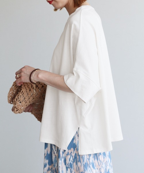 reca（レカ）の「ドルマンワイドカットソー（Tシャツ/カットソー・レディース・オフホワイト/ブラック/グレイッシュベージュ・FREE）」の2枚目の写真