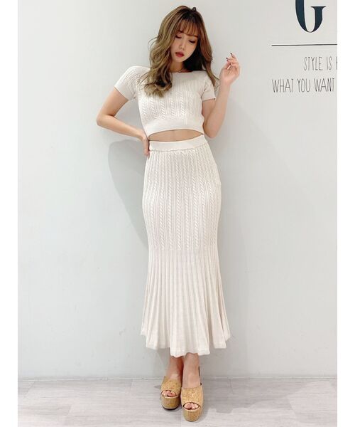 GYDA（ジェイダ）の「オフショルケーブルニット TOPS（ニット/セーター・レディース・ブラック/ピンク/アイボリー・FREE）」の9枚目の写真