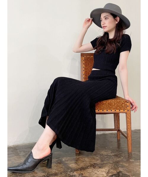 GYDA（ジェイダ）の「オフショルケーブルニット TOPS（ニット/セーター・レディース・ブラック/ピンク/アイボリー・FREE）」の5枚目の写真