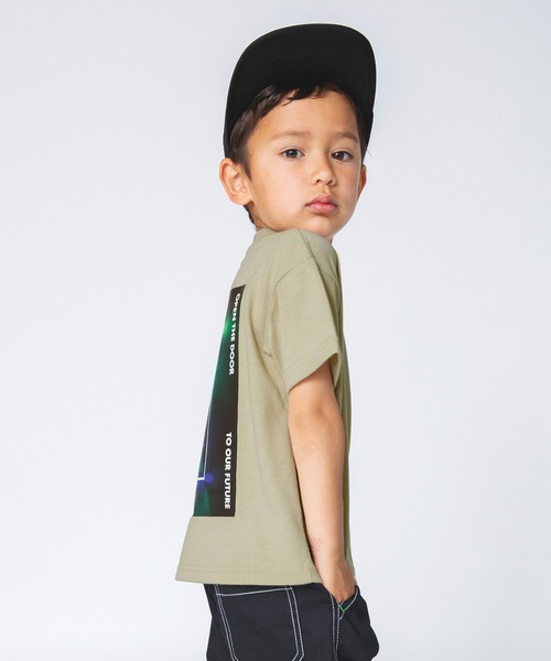 RADCHAP(ラッドチャップ)の「【RADCHAPプチプラ】ネオングラフィックTシャツ(Tシャツ/カットソー・キッズ・ベージュ/ブラック・100cm/90cm/110cm/120cm/140cm/150cm/130cm)」の3枚目の写真