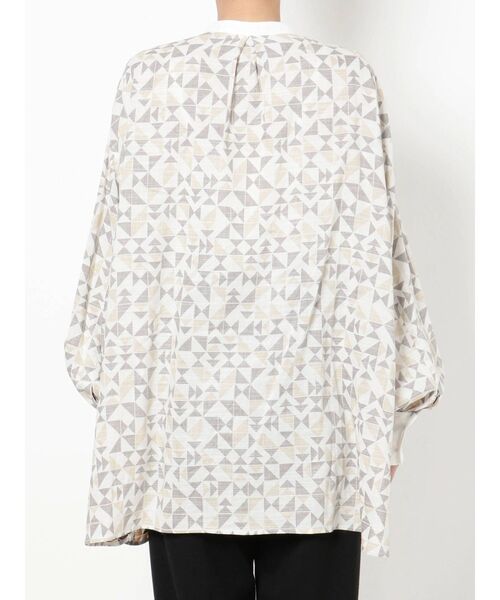 Ungrid（アングリッド）の「ノーカラーモダン柄シャツ（シャツ/ブラウス・レディース・ブラウン/カーキ・FREE）」の17枚目の写真