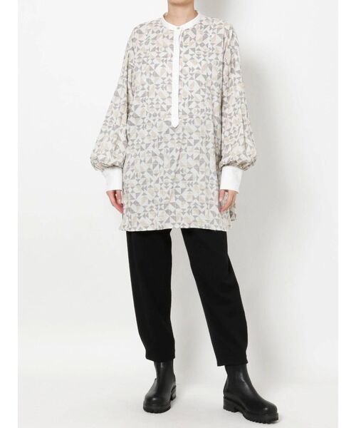 Ungrid（アングリッド）の「ノーカラーモダン柄シャツ（シャツ/ブラウス・レディース・ブラウン/カーキ・FREE）」の21枚目の写真