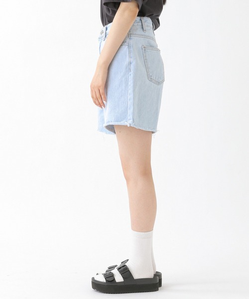 ALAND(エーランド)の「3.3 Field Trip/CUT OFFデニムショートパンツ 2216546(デニムパンツ・レディース・ライトブルー・SMALL/MEDIUM)」の7枚目の写真