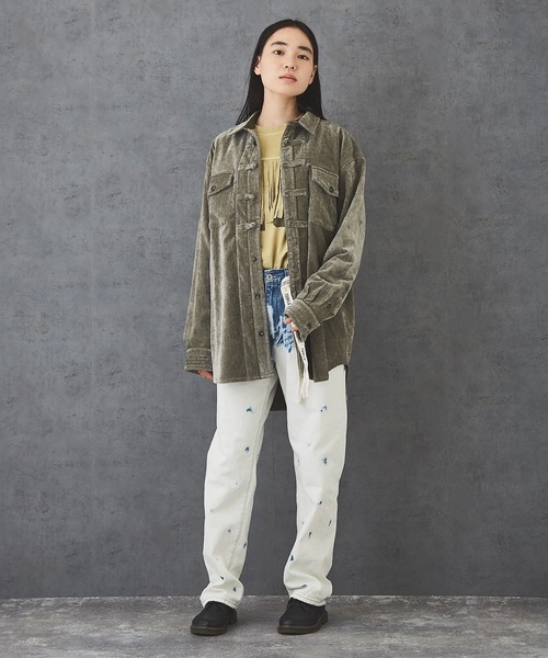 TOBILA(トビラ)の「両面ベロア チャイナ釦 ビッグシャツ ユニセックス(シャツ/ブラウス・レディース・グリーン/レッド/ネイビー・M)」の7枚目の写真