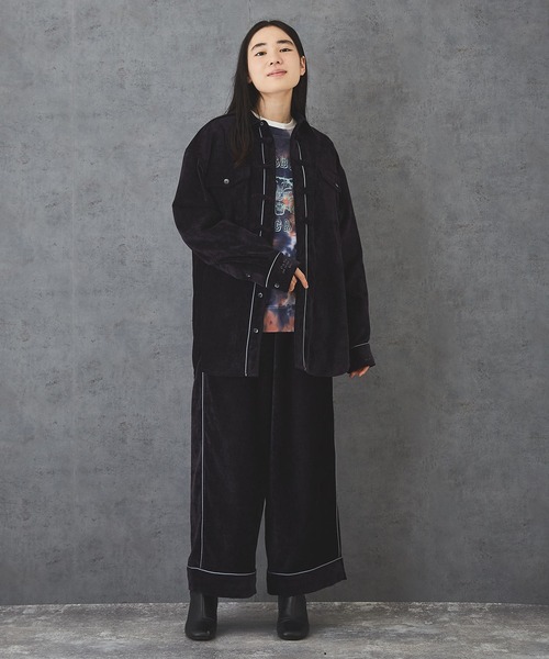TOBILA(トビラ)の「両面ベロア チャイナ釦 ビッグシャツ ユニセックス(シャツ/ブラウス・レディース・グリーン/レッド/ネイビー・M)」の10枚目の写真