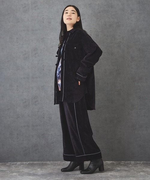 TOBILA(トビラ)の「両面ベロア チャイナ釦 ビッグシャツ ユニセックス(シャツ/ブラウス・レディース・グリーン/レッド/ネイビー・M)」の11枚目の写真