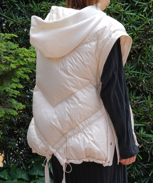 AULA AILA（アウラアイラ）の「AULA AILA（アウラ アイラ）別注2WAYダウン（ダウンジャケット/コート・レディース・ホワイト・0）」の6枚目の写真