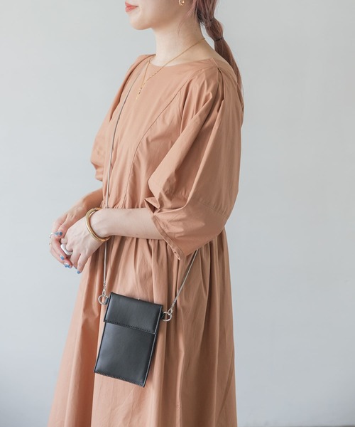 ITEMS URBANRESEARCH（アイテムズ アーバンリサーチ）の「チェーンショルダーバッグ（ショルダーバッグ・レディース・ゴールド/ブラック/ベージュ・-）」の5枚目の写真