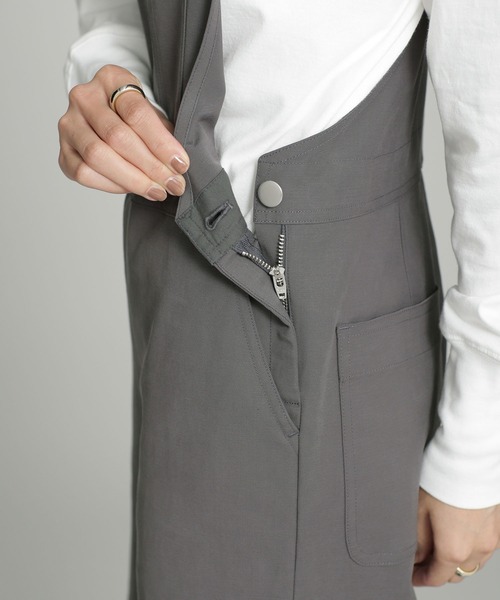 NANO universe（ナノユニバース）の「ストレッチツイルオーバーオール（サロペット/オーバーオール・レディース・オフホワイト/チャコール・38/36）」の14枚目の写真