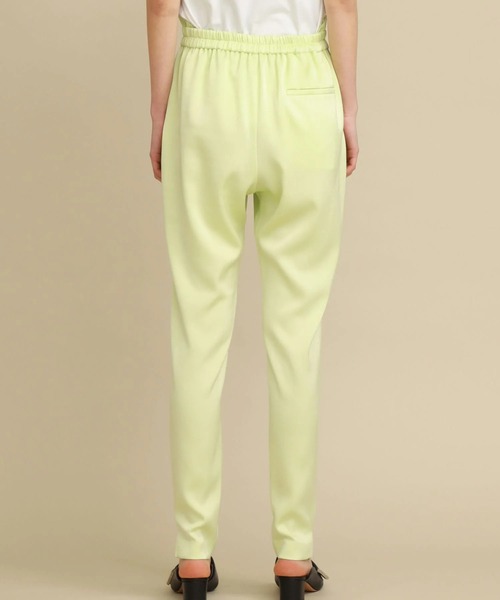 FEMMENT（ファモン）の「【FEMMENT(ファモン)】バックサテンフロントタックパンツ（その他パンツ・レディース・イエロー・1/2）」の8枚目の写真