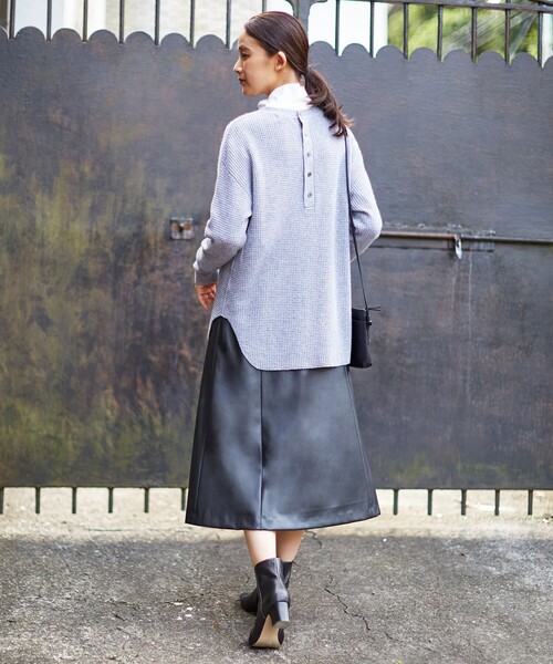 J.PRESS(ジェイプレス)の「【WEB限定・洗える】BARTOLOZZI ポリエステルレザーⅡ スカート(スカート・レディース・ブラウン系/ブラック系・T15/T13/T17)」の20枚目の写真