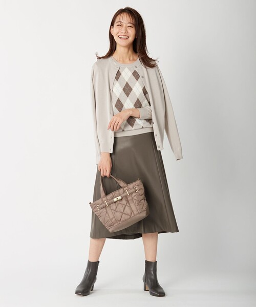 J.PRESS(ジェイプレス)の「【WEB限定・洗える】BARTOLOZZI ポリエステルレザーⅡ スカート(スカート・レディース・ブラウン系/ブラック系・T15/T13/T17)」の6枚目の写真