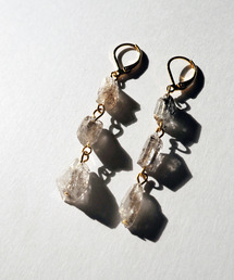 【&O】ダブルポイントクリスタルピアス