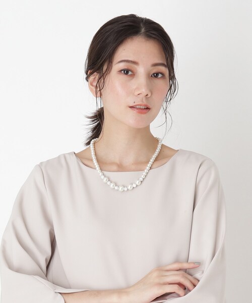 SHOO・LA・RUE（シューラルー）の「◆キラキラボールガラスパールンネックレス（ネックレス・レディース・オフホワイト・00）」の3枚目の写真