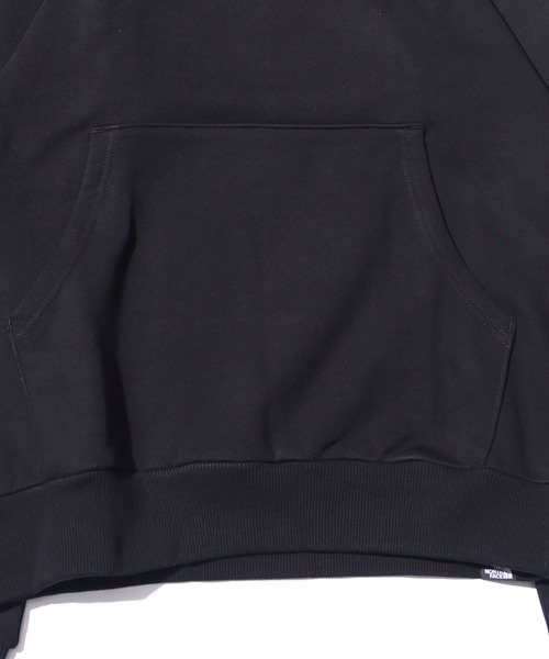 THE NORTH FACE(ザノースフェイス)の「【日本未発売!!】THE NORTH FACE/ザ・ノースフェイス Men's Raglan boxlogo Hoodie ワンポイントロゴ バックグラフィック フーディー(パーカー・メンズ・ブラック/ブラック系その他・S/M/L/XL)」の4枚目の写真