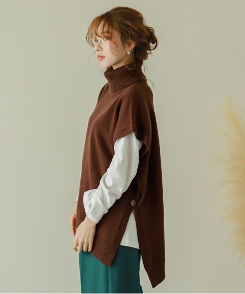 SUGAR BISKET（シュガービスケット）の「サイドボタンタートルネックベスト（ベスト・レディース・ホワイト/ブラック/ブラウン/グレー/ブルーグリーン・フリー）」の20枚目の写真