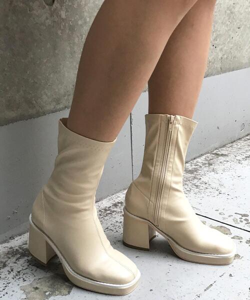 INGNI（イング）の「プラットフォームミドルレングスストレッチヒールブーツ（ブーツ・レディース・アイボリー/ブラック・M）」の12枚目の写真