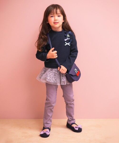 ANY（エニィ）の「花柄ペプラムプルオーバー（スウェット・キッズ・アイボリー系/ネイビー系/ライラック系・100/110/120/130）」の10枚目の写真