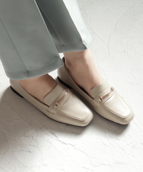 grandfleur（グランドフルール）の「ビット付きスクエアトゥローファーパンプス（ローファー・レディース・ブラック/ライトブルー/アイボリー・23.5cm/23.0cm/24.0cm/22.5cm/24.5cm）」の17枚目の写真