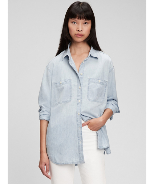 GAP(ギャップ)の「シャンブレー デニム ビッグシャツ(シャツ/ブラウス・レディース・ライトインディゴブルー・XS/S/M/L/XXS)」の2枚目の写真