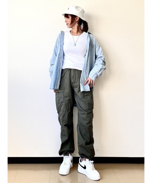 GAP(ギャップ)の「シャンブレー デニム ビッグシャツ(シャツ/ブラウス・レディース・ライトインディゴブルー・XS/S/M/L/XXS)」の19枚目の写真