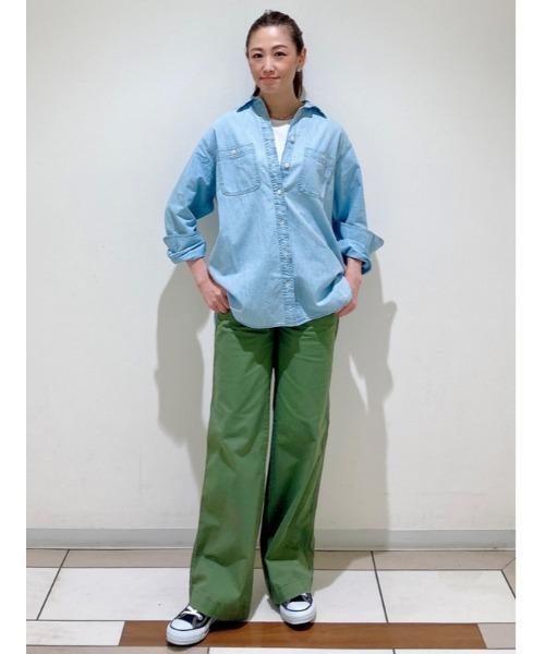 GAP(ギャップ)の「シャンブレー デニム ビッグシャツ(シャツ/ブラウス・レディース・ライトインディゴブルー・XS/S/M/L/XXS)」の18枚目の写真