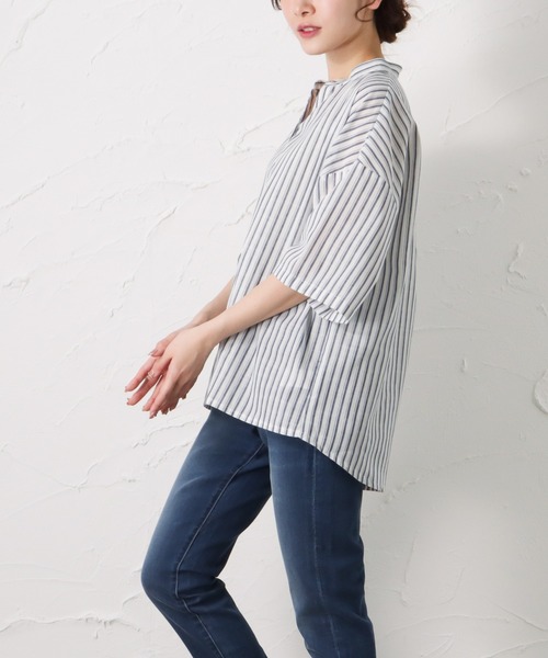 NAVY(ネイビー)の「RTスラブキーネックシャツ(シャツ/ブラウス・レディース・ブラック/ホワイト/グリーン・フリー)」の7枚目の写真