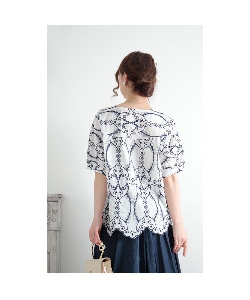 Sawa a la mode(サワアラモード)の「アートな刺繍のコットンブラウスシャツ(シャツ/ブラウス・レディース・ネイビー/レッド・FREE)」の20枚目の写真