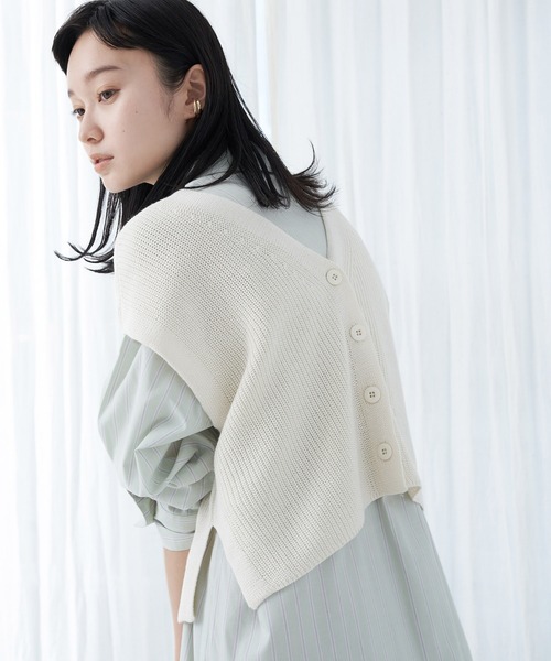 earth music&ecology(アースミュージックアンドエコロジー)の「前後2wayニットベスト*(ベスト・レディース・オフホワイト/カーキ/グレイッシュベージュ・FREE)」の2枚目の写真