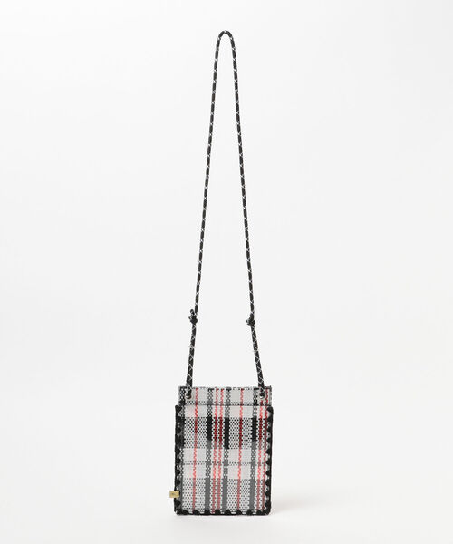 Ray BEAMS（レイビームス）の「Accommode × Ray BEAMS / 別注 PVC サコッシュ（その他小物・レディース・ブラック/グリーン・ONE SIZE）」の4枚目の写真