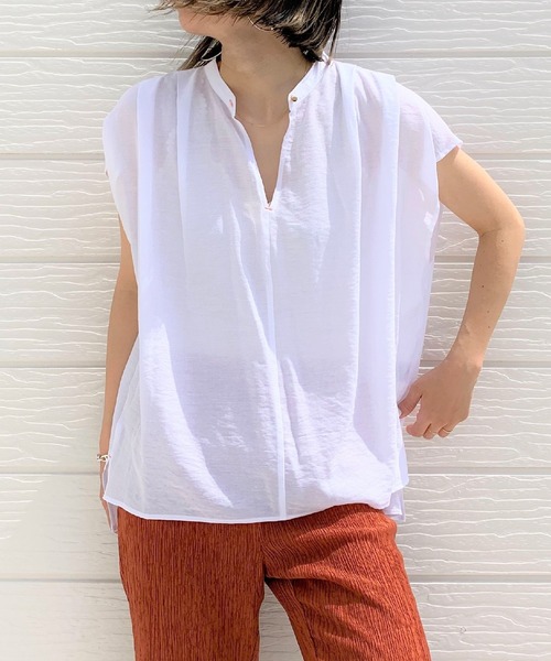 Q（キュー）の「シアーレーヨンスキッパーシャツ（シャツ/ブラウス・レディース・ブラック/アイボリー/マスタード/ラベンダー/ベージュ・MEDIUM）」の2枚目の写真